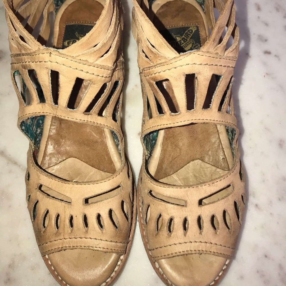 Freebird by Steven, Leather Ponce Sandal, size 7. Perfect for summer.
